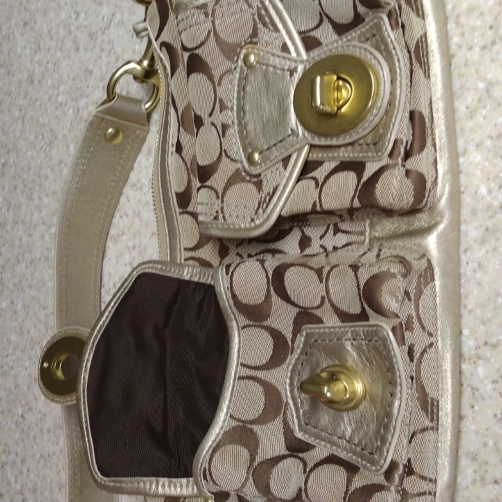 Coach Handbag - Picture 6 of 9